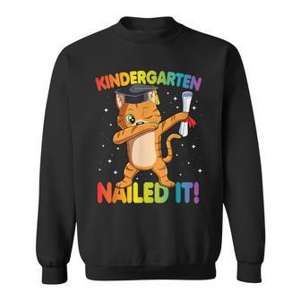 Dabbing Cat Kindergarten Nailed It Graduation Class 2021 Sweatshirt - Monsterry DE