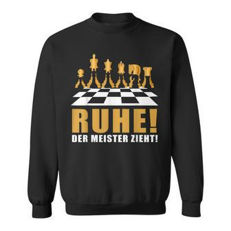 Der Meister Zieht Men's Rest Chess Player German Language Sweatshirt - Seseable