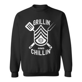 Grillin And Chillin Dad Bbq Grill Fathers Day Sweatshirt - Monsterry UK