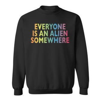 Jeder Ist Ein Alien Somewhere Sweatshirt - Seseable