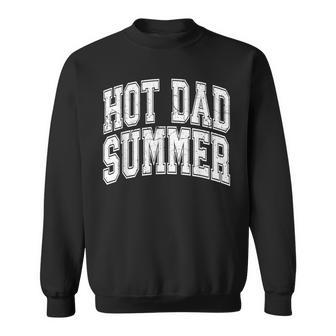 Retro Hot Dad Summer Trendy Dad Fathers Day Beach Vibes Sweatshirt - Thegiftio UK
