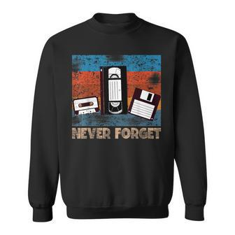 Retro Musik Kassette & Floppy Disk Sweatshirt in Schwarz für Nostalgiker - Seseable