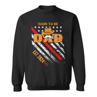 Soon To Be Dad 2024 First Fathers Day Expect Baby New Daddy Sweatshirt - Thegiftio UK