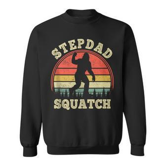 Stepdad Squatch Bigfoot Fathers Day Sasquatch Yeti Family Sweatshirt - Thegiftio UK