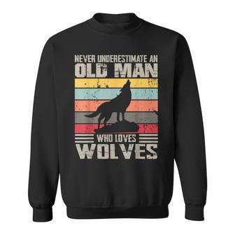 Vintage Never Underestimate An Old Man Who Loves Wolves Cute Sweatshirt - Thegiftio UK