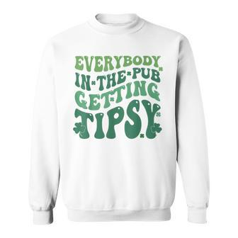 Everybody In The Pub Getting Tipsy St Patrick's Day Sweatshirt - Thegiftio UK