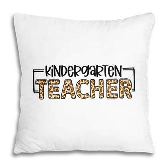 Kindergarten Teacher Is Very Friendly And Approachable With Children Pillow - Seseable