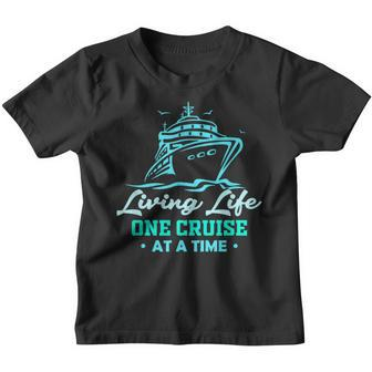 Matching Living Life Eine Kreuzfahrt Nach Der Anderen Lustiges Kreuzfahrtschiff Kinder Tshirt - Seseable