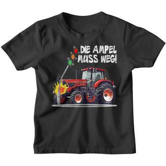 With Traktor Rammt Ampel Die Ampel Muss Weg Kinder Tshirt - Seseable