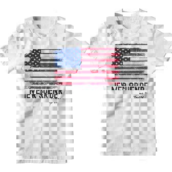 Donald Trump Nunca Rendirá A Trump 2024 Pro Trump Camiseta niño - Regaloses