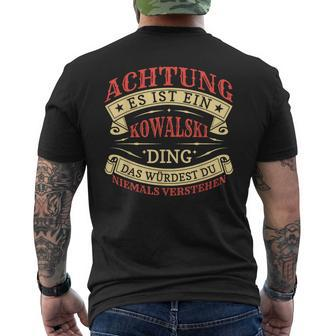 Achtung Es Ist Ein Kowalski Ding Last Name Plate S T-Shirt mit Rückendruck - Seseable