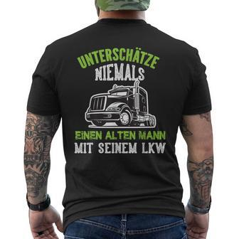Alter Trucker Mann & Sein LKW Schwarz Kurzärmliges Herren-T-Kurzärmliges Herren-T-Shirt, Trucker-Leben Motiv - Seseable