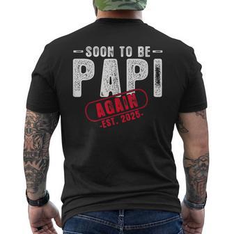 Bald Wird Papi Est 2025 Wieder Zum Neuen Papa Onkel Befördert T-Shirt mit Rückendruck - Geschenkecke