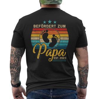 Beförderte Zum Papa 2023 Vintage Ich Werde Papa 2023 Loading Men's T-shirt Back Print - Monsterry UK