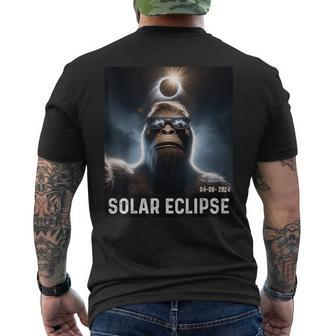 Bigfoot Taking A Selfie With Solar 2024 Eclipse Glasses Mens Men's T-shirt Back Print - Seseable
