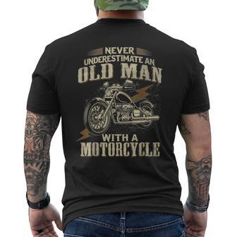 Bikers Never Underestimate An Old Man On A Motorbike Biker Men's T-shirt Back Print - Seseable