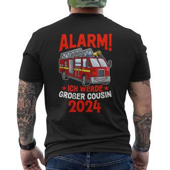 Children's Alarm Ich Werde Großer Cousin 2024 Fire Brigade T-Shirt mit Rückendruck - Geschenkecke