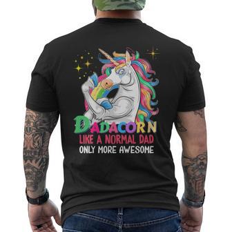 Dadacorn Muscle Unicorn Familienmatching Für Papa-Liebhaber T-Shirt mit Rückendruck - Geschenkecke