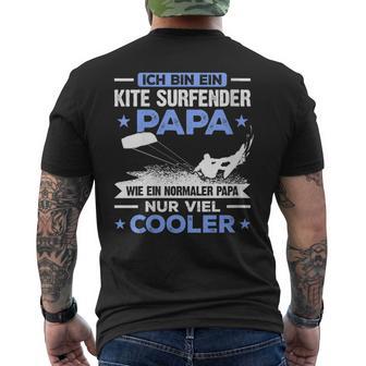 Damen Bin Ein Kite Surfender Papa Wie Ein Normaler Papi Nur Cooler Mit-Ausschnitt T-Shirt mit Rückendruck - Geschenkecke