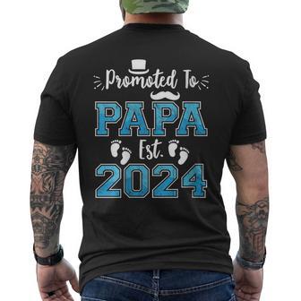 Damen New Dad Promoted To Papa Est 2024 Schwangerschaftsankündigung Mit-Ausschnitt T-Shirt mit Rückendruck - Geschenkecke