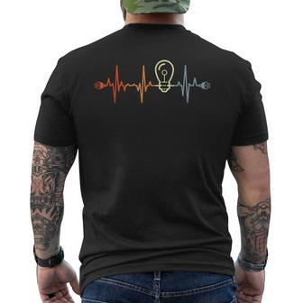 Electrician Heartbeat Electronics Technician Heart Line T-Shirt mit Rückendruck - Seseable