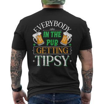 Everybody In The Pub Getting Tipsy Saint Patrick's Day Men's T-shirt Back Print | Mazezy