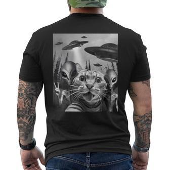 Cat Selfie With Ufos Peace Sign Alien Cat Ufo Invasion Men's T-shirt Back Print | Mazezy