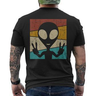Retro 80'S Style Vintage Ufo Lover Alien Space Men's T-shirt Back Print - Monsterry