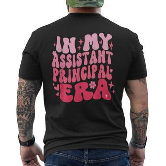 Groovy In My Assistant Principal Era Job Title School Worker Men's T-shirt Back Print | Mazezy DE