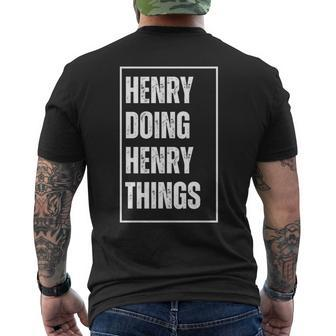 Henry Doing Henry Things Lustigerornamen Geburtstag T-Shirt mit Rückendruck - Seseable