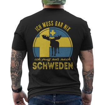Ich Muss Gar Nix Ich Muss Nur Nach Sweden Long-Sleeved T-Shirt mit Rückendruck - Seseable