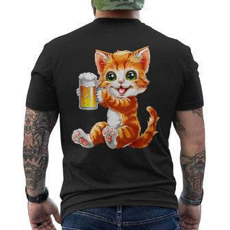 Katze Kater Trinkt Bier Zum Männertag Oderatertag T-Shirt mit Rückendruck - Geschenkecke