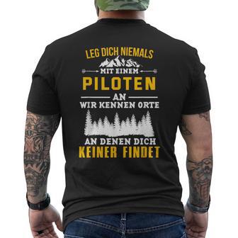 Leg Dich Niemal Mit Ein Pilotten An Plane Pilot T-Shirt mit Rückendruck - Geschenkecke