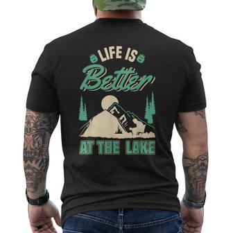 Life Is Better At Lake Outdoor Fishing Bootfahren Segeln T-Shirt mit Rückendruck - Seseable
