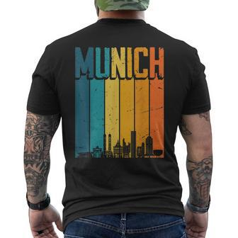 Munich Skyline Retro Vintage Souvenir Munich T-Shirt mit Rückendruck - Seseable