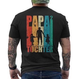 Papa Hoch 2 Dad Hoch 2 Töchter Zweifach Papa Father's Day S T-Shirt mit Rückendruck - Geschenkecke