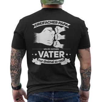 Papa Hoch 3 Nachwuchs German Language T-Shirt mit Rückendruck - Seseable