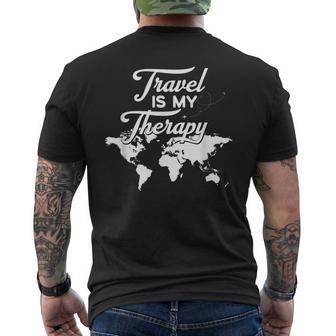 Reisende Und Reiseliebhaber One Of Travel Is My Therapy Memes T-Shirt mit Rückendruck - Geschenkecke