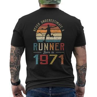 Retro Never Underestimate Runner Born In 1971 50Th Birthday Men's T-shirt Back Print | Mazezy CA