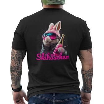Skiing Ski Bunny Apres-Ski T-Shirt mit Rückendruck - Seseable