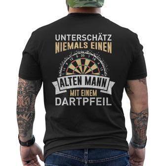 Unterschätze Niemals Einen Alte Mann Mit Einem Dartpfeil U T-Shirt mit Rückendruck - Seseable