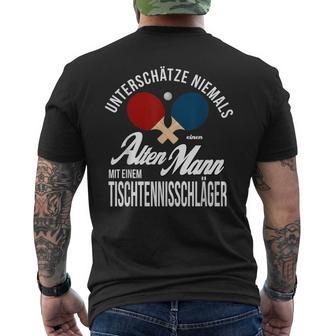 Unterschatzniemals Einen Alte Mann Unterschatze T-Shirt mit Rückendruck - Seseable