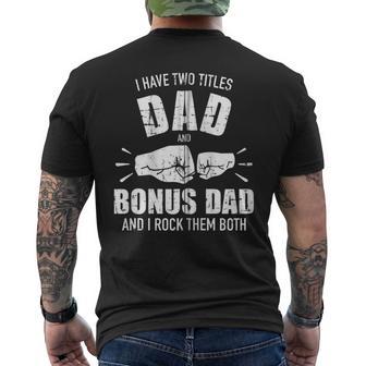 Zwei Titelater Und Bonus Papa Und Rocke Sie Beide Fäuste Kapuzenjacke T-Shirt mit Rückendruck - Geschenkecke