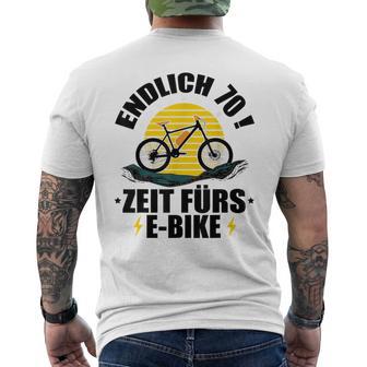 70Th Birthday Bicycle Endlich 70 Zeit Für E-Bike T-Shirt mit Rückendruck - Seseable