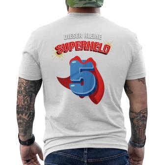 Children's 5Th Birthday Dieser Kleine Superheld Ist 5 Jahre Alt Held T-Shirt mit Rückendruck - Seseable