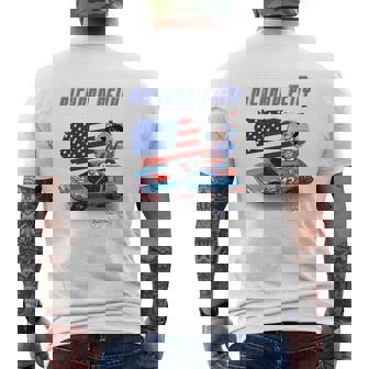 T-shirt imprimé au dos Pilote Course Automobile, Illustration Drapeau USA et Voiture Bleue - Cadeauxyz