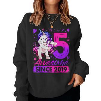 5 Years Old Flossing Unicorn 5Th Birthday Girl Party Women Sweatshirt - Thegiftio UK
