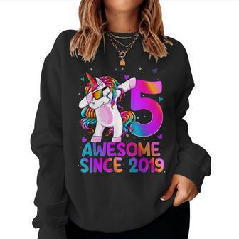 Dabbing Unicorn 5 Year Old 5Th Birthday Girl Unicorn Party Women Sweatshirt - Monsterry AU