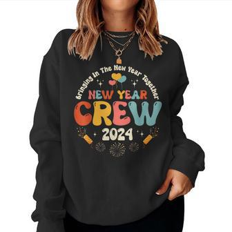 Groovy 2024 New Year's Crew Family Couple Friends Matching Women Sweatshirt - Thegiftio UK
