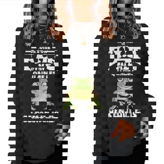 Je Suis Une Fille Simple Qui Aime Les Grenouilles Women Sweatshirt - Cadeauxyz